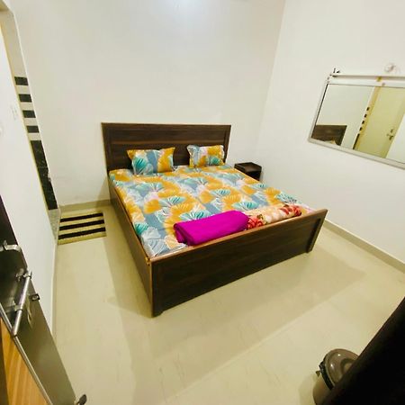 Nirupam Sadan Homestay Vrindāvan エクステリア 写真